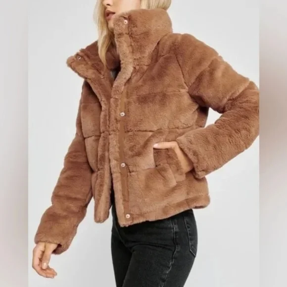 NWT Abercrombie & Fitch Faux Fur Mini Puffer Jacket - Picture 2 of 7